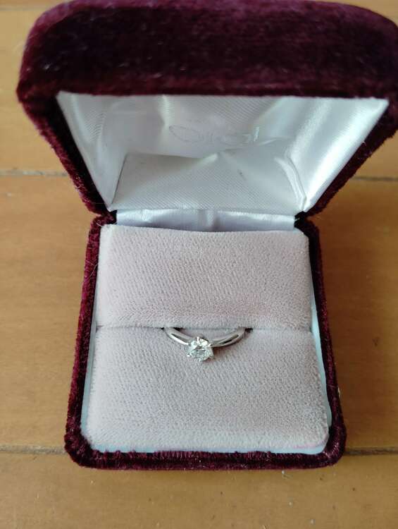 プラチナダイヤリング（金・貴金属）の商品画像 - 査定依頼日：2025年3月7日 - 最高査定価格：130,000円