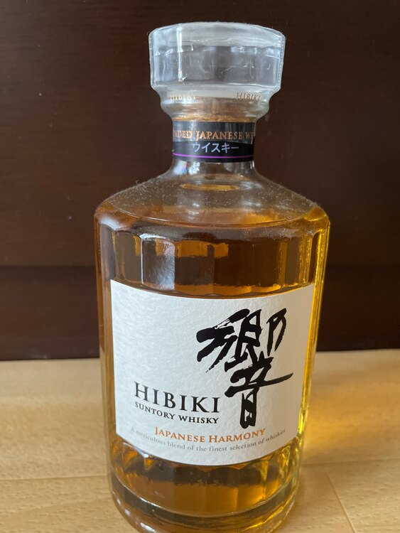 ウイスキー サントリー響 （お酒）の商品画像 - 査定依頼日：2025年5月15日 - 最高査定価格：10,000円