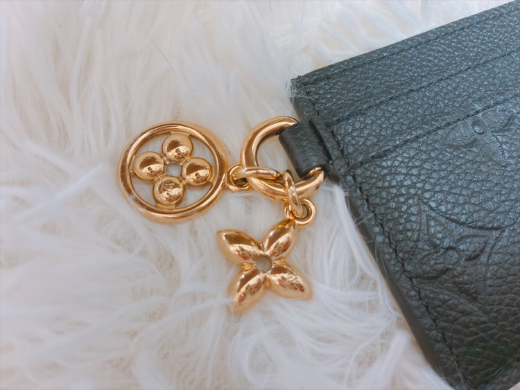 カードケース ポルト カルト･LV チャーム（ブランド財布・小物）の商品画像 - 査定依頼日：2026年9月10日 - 最高査定価格：26,000円
