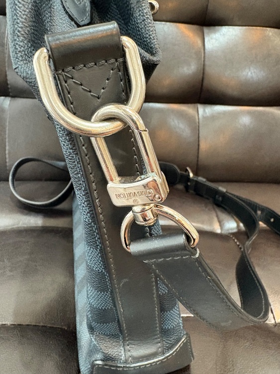 ルイ ヴィトン ダミエ コバルト グリニッジ ショルダーバッグ メッセンジャーバ（ブランドバッグ）の商品画像 - 査定依頼日：2025年11月13日 - 最高査定価格：60,000円