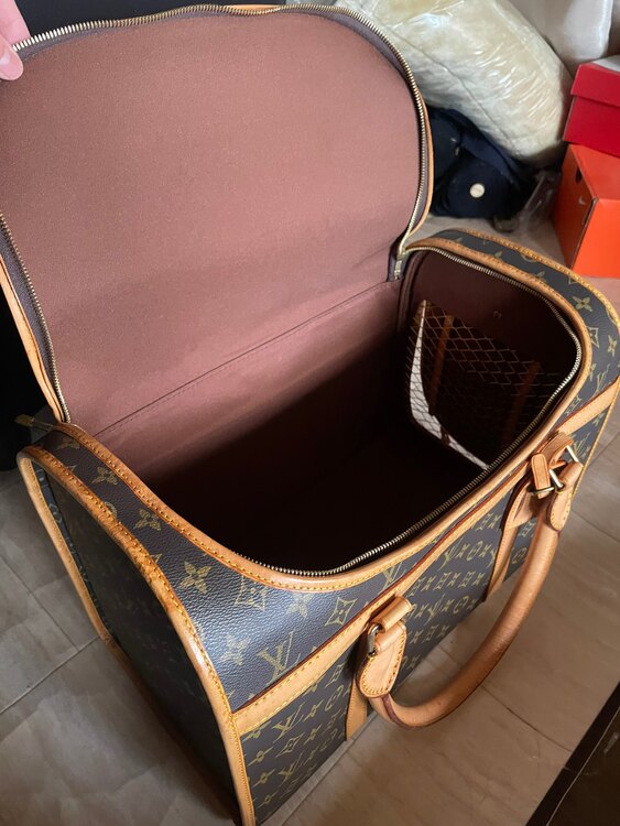 ペット（ブランドバッグ）の商品画像 - 査定依頼日：2025年1月30日 - 最高査定価格：12,000円