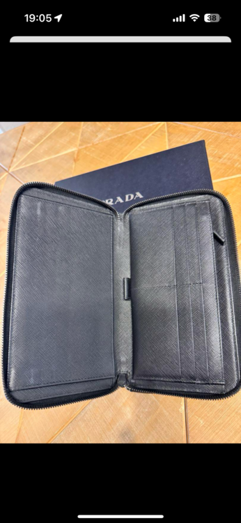 プラダ  （ブランドバッグ）の商品画像 - 査定依頼日：2025年4月24日 - 最高査定価格：6,000円