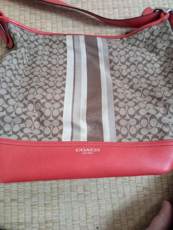 ショルダーバッグ（ブランドバッグ）の商品画像 - 査定依頼日：2024年9月26日