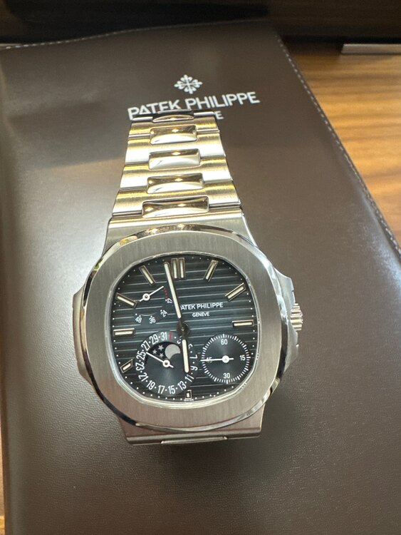 パテックフィリップ ノーチラス 5712/1a（高級時計）の商品画像 - 査定依頼日：2025年3月27日 - 最高査定価格：15,200,000円
