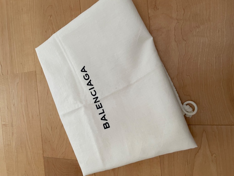 ジップアラウンド　A4   イエロー（古着・ファッション）の商品画像 - 査定依頼日：2026年3月23日 - 最高査定価格：43,000円