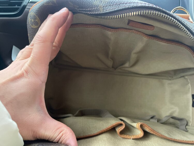 ドーヴィール（ブランドバッグ）の商品画像 - 査定依頼日：2024年12月29日 - 最高査定価格：35,000円