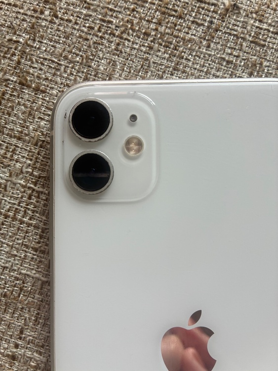iPhone iPhone 16e 128GB SIMフリー（スマホ）の商品画像 - 査定依頼日：2026年10月13日 - 最高査定価格：67,000円