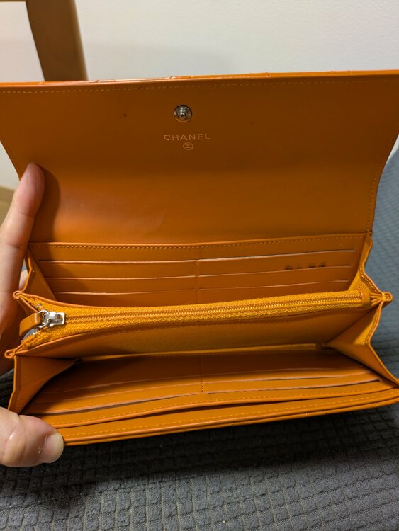 財布（ブランドバッグ）の商品画像 - 査定依頼日：2026年8月24日 - 最高査定価格：5,000円