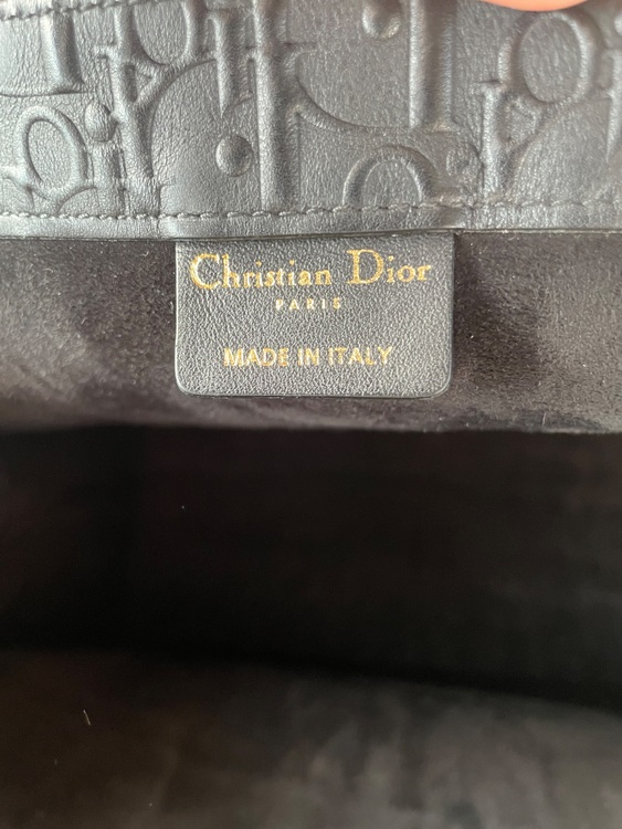 ブックトート 黒レザー ラージ（ブランドバッグ）の商品画像 - 査定依頼日：2025年6月19日 - 最高査定価格：170,000円