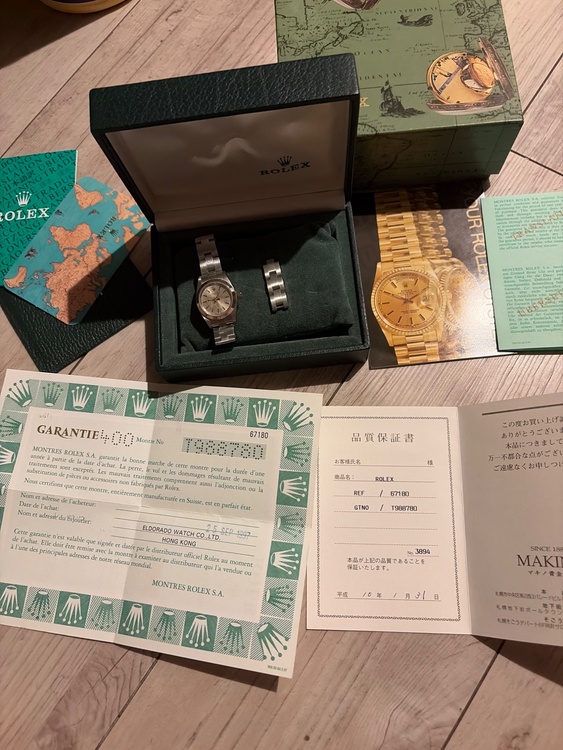 品質保証書等、画像添付しました。（高級時計）の商品画像 - 査定依頼日：2026年8月2日 - 最高査定価格：500,000円