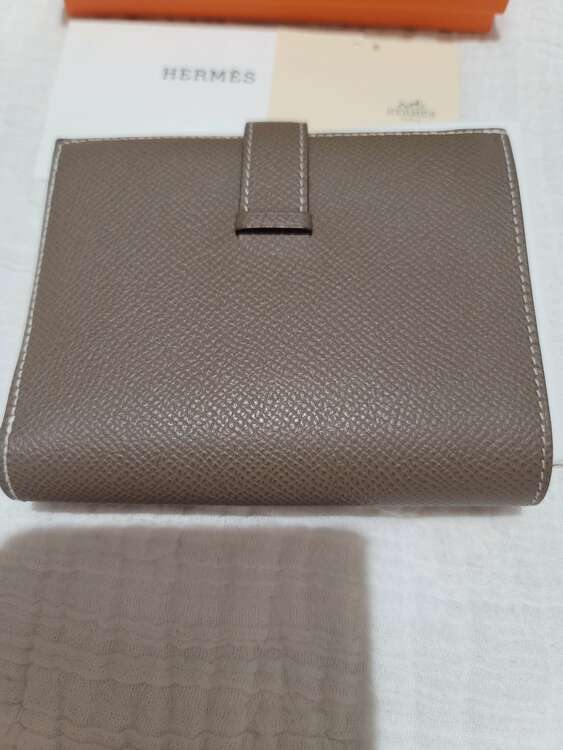 べアンコンパクト（ブランド財布・小物）の商品画像 - 査定依頼日：2025年5月4日 - 最高査定価格：130,000円