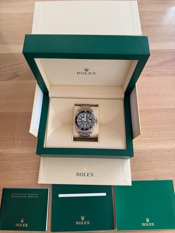 サブマリーナデイト（高級時計）の商品画像 - 査定依頼日：2025年8月25日 - 最高査定価格：100,000円