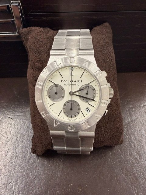 100434 W CH35 WGL WGL WHITE AUTO DATE ホワイトゴールドディアゴノスポーツ（高級時計）の商品画像 - 査定依頼日：2026年9月25日 - 最高査定価格：2,500,000円