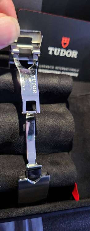 GMT（高級時計）の商品画像 - 査定依頼日：2025年2月11日 - 最高査定価格：450,000円