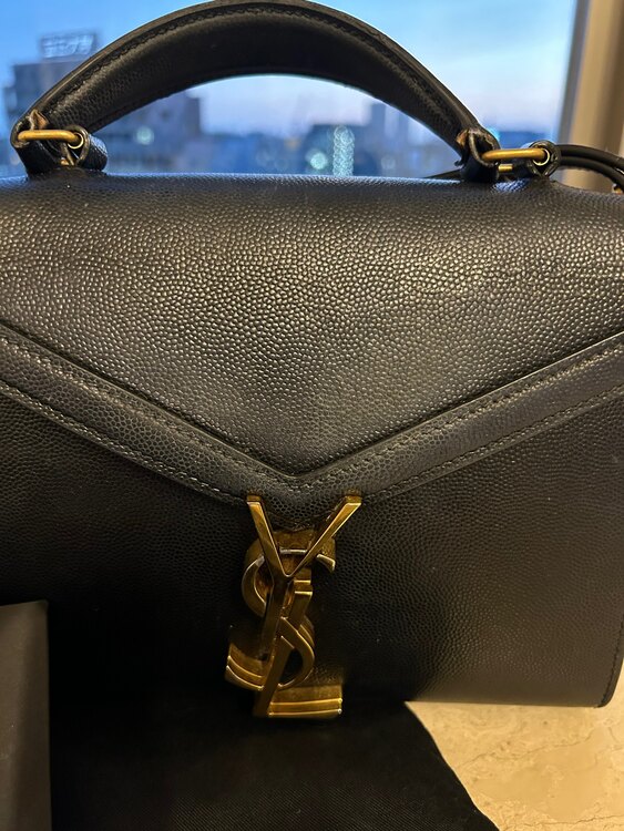 カサンドラトップハンドル (ミニ/グレイン・ド・プードルエン ボスレザー)（ブランドバッグ）の商品画像 - 査定依頼日：2025年5月22日 - 最高査定価格：80,000円