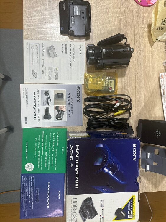 SONY HANDYCAM（カメラ）の商品画像 - 査定依頼日：2025年4月2日 - 最高査定価格：5,500円