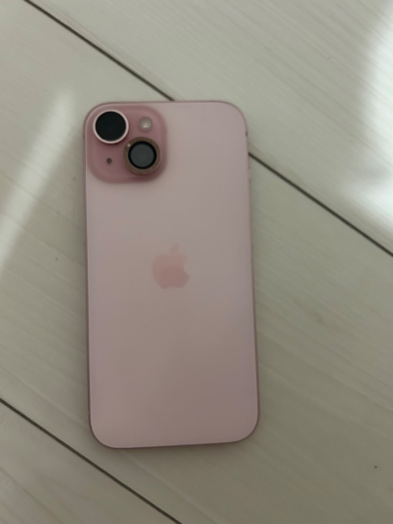iPhone iPhone 15 256GB SIMフリー（スマホ）の商品画像 - 査定依頼日：2026年7月22日 - 最高査定価格：73,000円