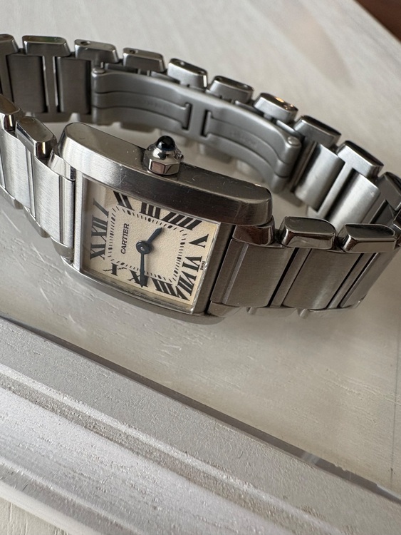 タンクフランセーズSM W51008Q3 2300（高級時計）の商品画像 - 査定依頼日：2025年9月10日 - 最高査定価格：320,000円