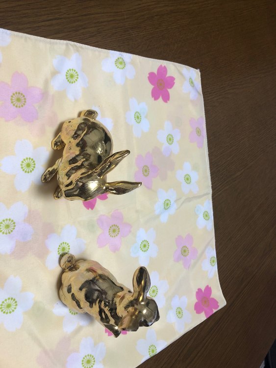 金メッキのうさぎの置物（金・貴金属）の商品画像 - 査定依頼日：2022年8月28日 - 最高査定価格：1,000円