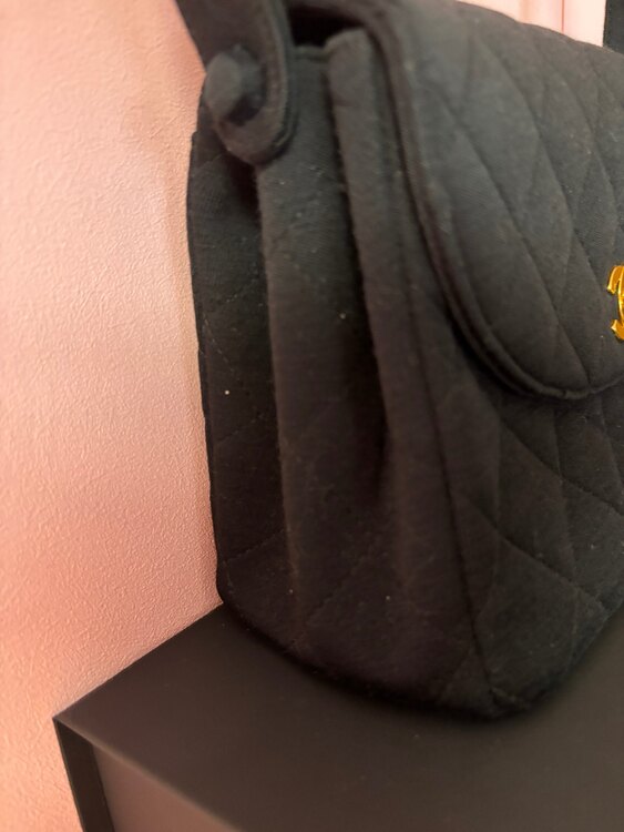 キルティング　ハンドバッグ（ブランドバッグ）の商品画像 - 査定依頼日：2025年4月20日 - 最高査定価格：200,000円