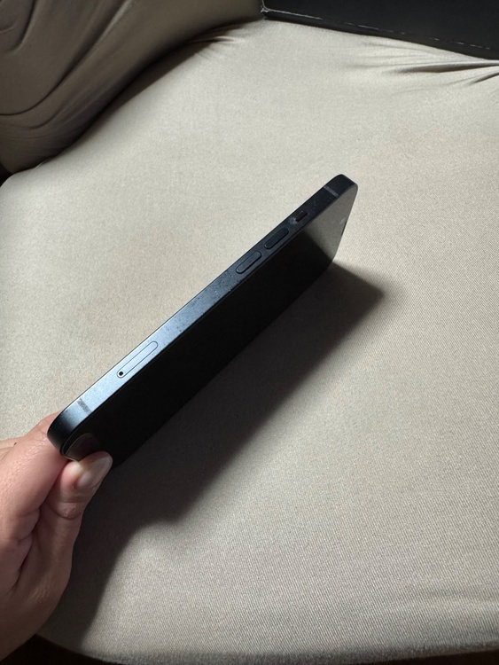 iPhone 14 128GB au（スマホ）の商品画像 - 査定依頼日：2026年3月15日 - 最高査定価格：39,000円