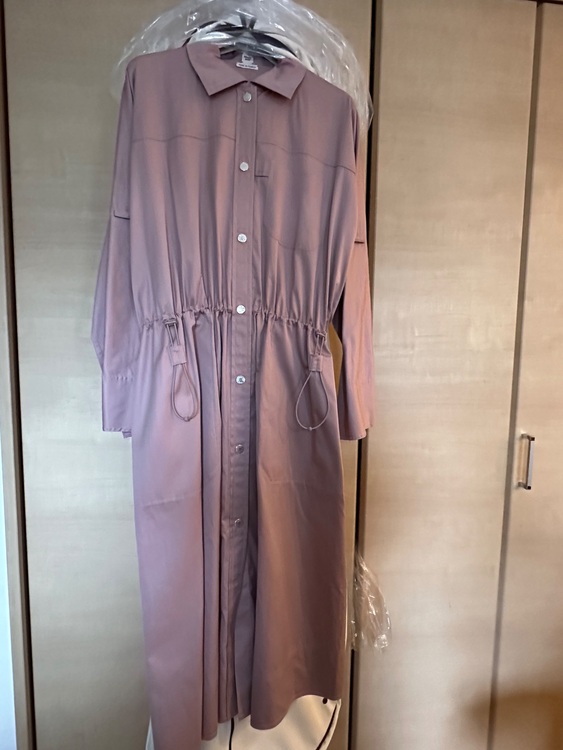 ワンピース（古着・ファッション）の商品画像 - 査定依頼日：2025年11月18日 - 最高査定価格：5,000円