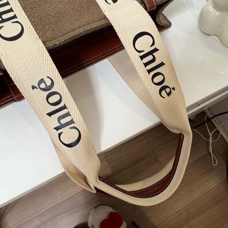 Chloe ウッディ リサイクルフェルト＆シャイニーカーフスキン（ブランドバッグ）の商品画像 - 査定依頼日：2025年6月4日 - 最高査定価格：55,000円