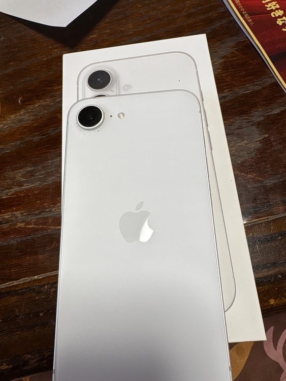 iPhone16e（スマホ）の商品画像 - 査定依頼日：2026年7月18日 - 最高査定価格：62,000円