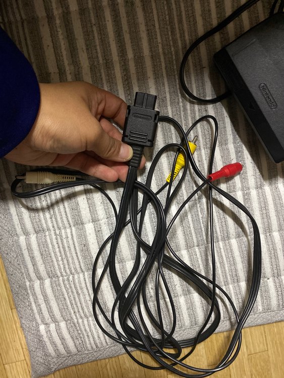 ピカチュウNINTENDO64 オレンジ&イエロー（ゲーム機本体・ゲームソフト）の商品画像 - 査定依頼日：2023年3月7日 - 最高査定価格：6,570円