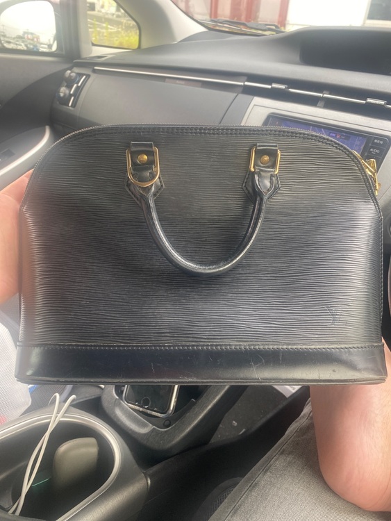 ルイヴィトン エピ （ブランドバッグ）の商品画像 - 査定依頼日：2025年9月5日 - 最高査定価格：50,000円