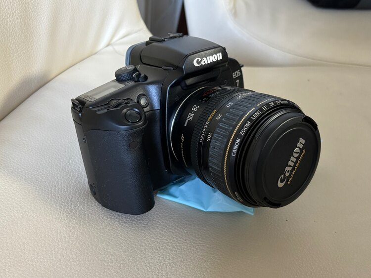 EOS 7（カメラ）の商品画像 - 査定依頼日：2025年4月29日 - 最高査定価格：4,000円