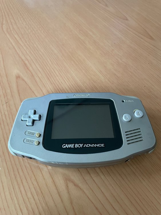 ゲームボーイアドバンス（ゲーム機本体・ゲームソフト）の商品画像 - 査定依頼日：2023年4月15日 - 最高査定価格：3,000円