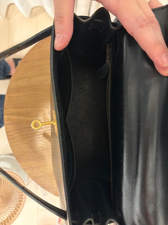 HERMES ケリー　ブラック（ブランドバッグ）の商品画像 - 査定依頼日：2025年11月8日 - 最高査定価格：950,000円