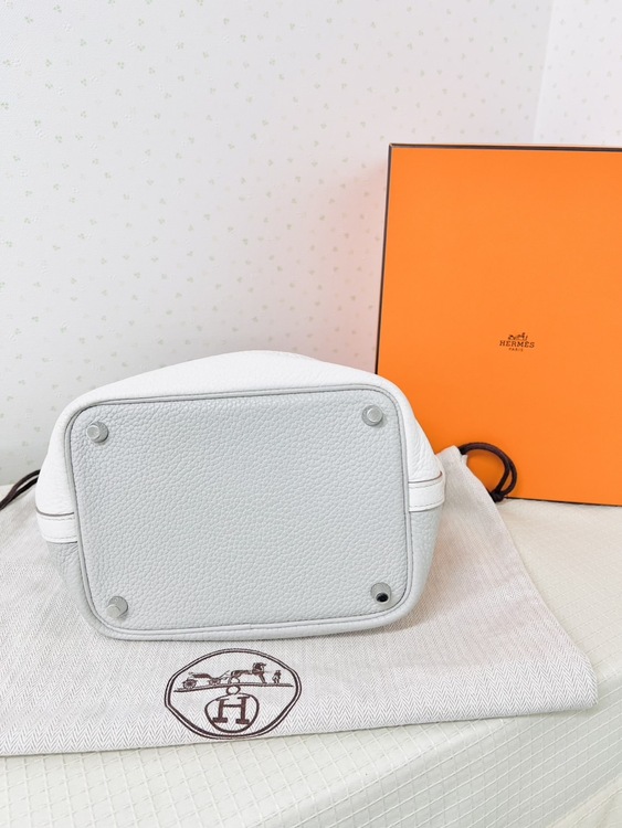 PM ◻︎P刻印（ブランドバッグ）の商品画像 - 査定依頼日：2026年3月15日 - 最高査定価格：300,000円