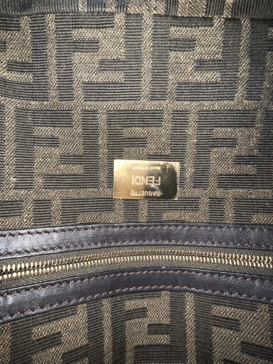 フェンディ  （ブランドバッグ）の商品画像 - 査定依頼日：2026年1月22日 - 最高査定価格：180,000円