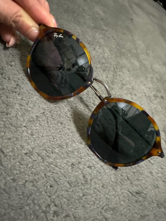 レイバン　サングラス（古着・ファッション）の商品画像 - 査定依頼日：2025年2月17日 - 最高査定価格：3,000円