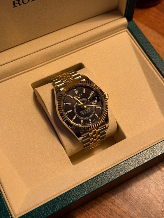 ロレックス スカイドゥエラー 336933（高級時計）の商品画像 - 査定依頼日：2026年1月21日 - 最高査定価格：3,850,000円