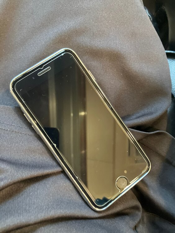 iPhonese3 64gb ブラック　ワイモバイル　SIMフリー（スマホ）の商品画像 - 査定依頼日：2025年3月3日 - 最高査定価格：23,000円