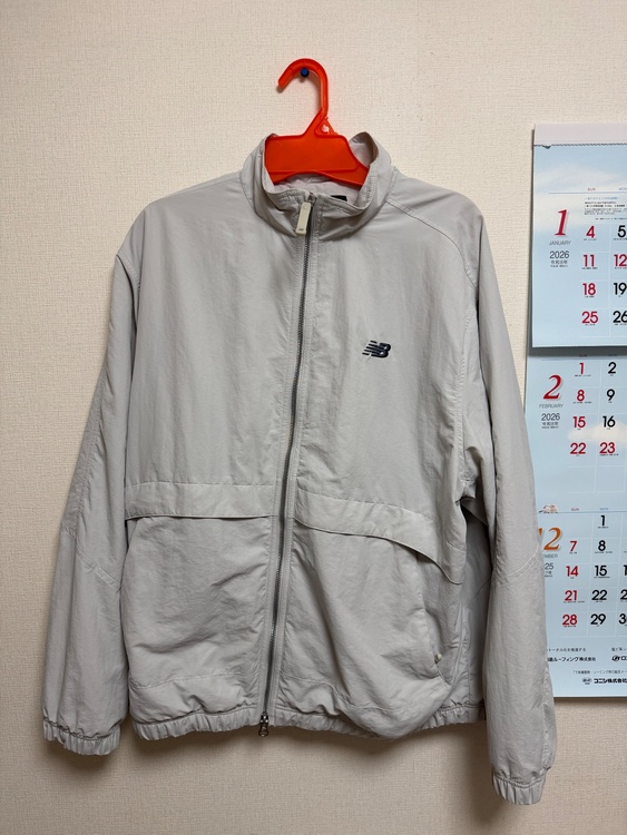 [ニューバランス]UNI ESSウォームアップ ジャケット [IU着用]（古着・ファッション）の商品画像 - 査定依頼日：2025年12月25日 - 最高査定価格：100,000円