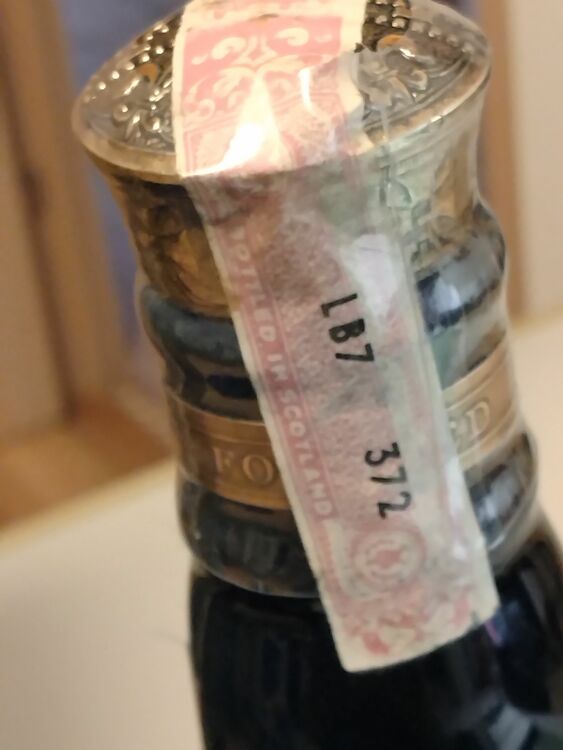 ウイスキー シーバスリーガル （お酒）の商品画像 - 査定依頼日：2025年10月12日 - 最高査定価格：4,500円