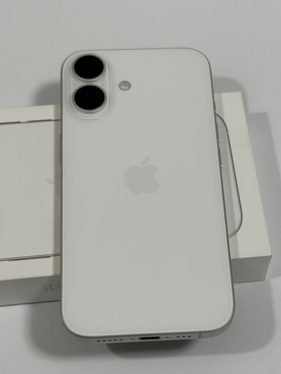 iPhone 16 128GB docomo（スマホ）の商品画像 - 査定依頼日：2026年3月30日 - 最高査定価格：80,000円