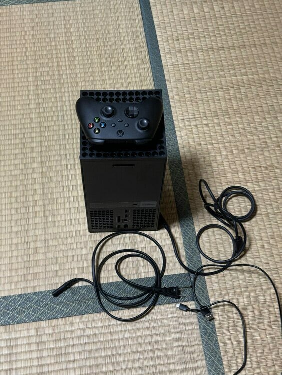 Xbox Series X（ゲーム機本体・ゲームソフト）の商品画像 - 査定依頼日：2023年12月13日 - 最高査定価格：28,000円