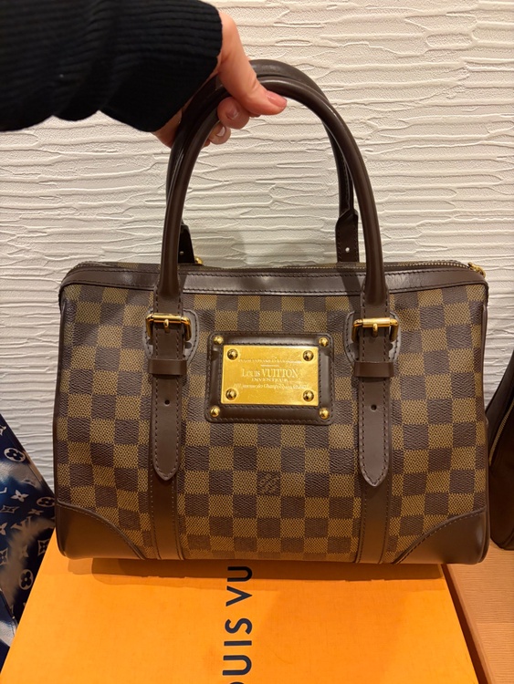 バークレー（ブランドバッグ）の商品画像 - 査定依頼日：2026年4月21日 - 最高査定価格：100,000円