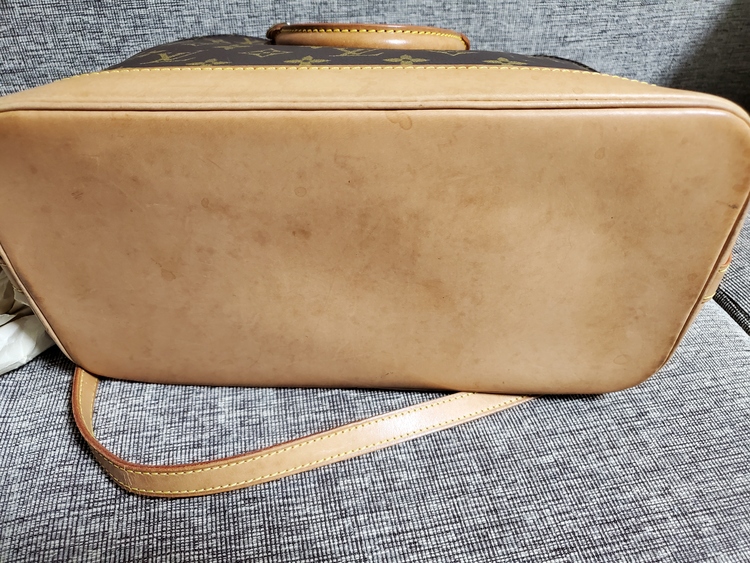 ルイヴィトン　モノグラム（ブランドバッグ）の商品画像 - 査定依頼日：2022年6月5日 - 最高査定価格：50,000円