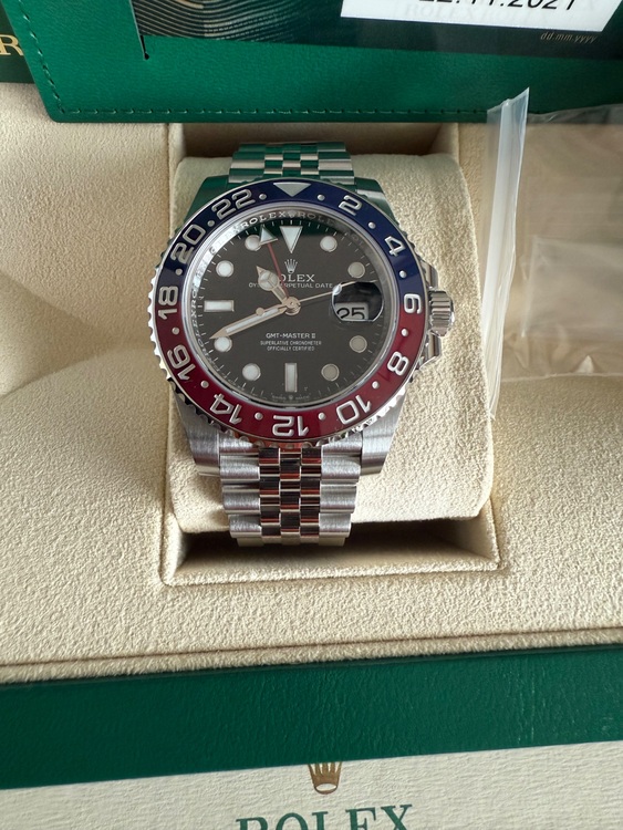 gmtマスター2（高級時計）の商品画像 - 査定依頼日：2025年7月22日 - 最高査定価格：3,200,000円