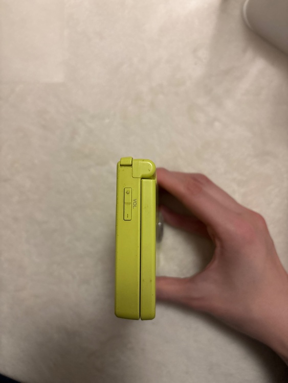 ニンテンドーDSi ライムグリーン TWL-001（JPN）（ゲーム機本体・ゲームソフト）の商品画像 - 査定依頼日：2026年10月2日 - 最高査定価格：2,000円