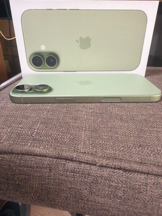 iPhone 17 512GB au（スマホ）の商品画像 - 査定依頼日：2026年5月2日 - 最高査定価格：100,000円