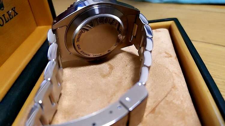 ロレックス シードゥエラー 16600 U69917（高級時計）の商品画像 - 査定依頼日：2025年4月19日 - 最高査定価格：1,180,000円