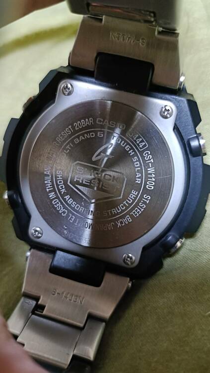 Gショック　G-STEEL　電波ソーラー（高級時計）の商品画像 - 査定依頼日：2025年12月7日 - 最高査定価格：8,100円