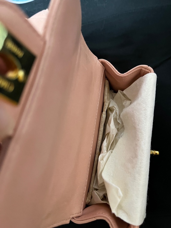 シャネル 親子バッグ ピンク ラムスキン 32番台（子バッグ未使用）（ブランドバッグ）の商品画像 - 査定依頼日：2026年3月7日 - 最高査定価格：750,000円